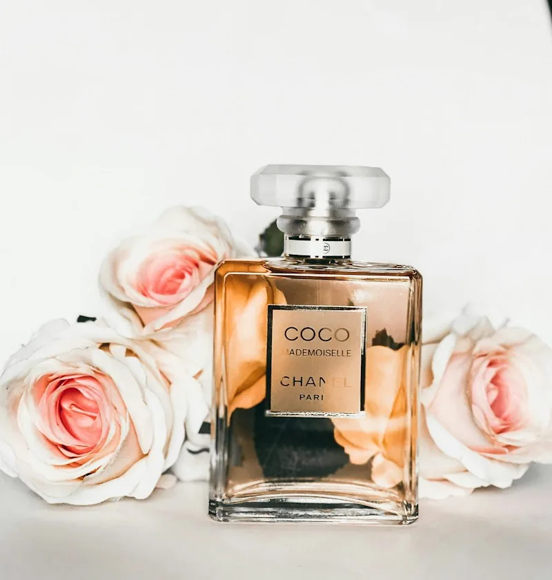 عطر نسائي فاخر